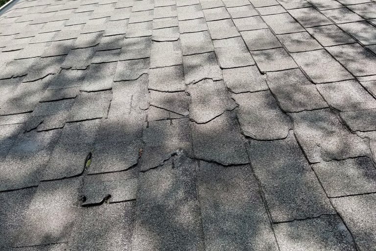 How Arizona’s Summer Heat Slowly Destroys Roofs (And the Warning Signs to Watch For)